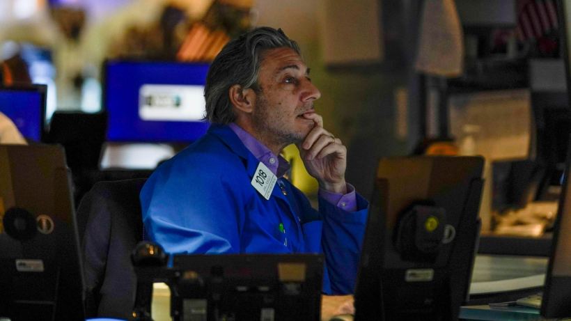 dow-falls-nearly-300-points,-treasury-yields-surge-as-experts-warn-of-a-hard-economic-landing