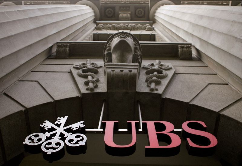 ubs-to-retain-ey-as-auditor-after-credit-suisse-takeover,-financial-times-reports